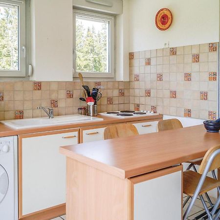Cozy Apartment In Premanon With Kitchenette Exteriér fotografie